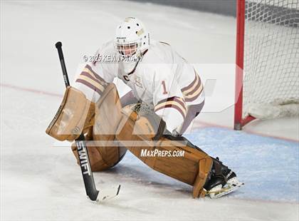 Thumbnail 1 in Pope Francis Prep vs. Boston College High (Sacred Heart Christmas Classic) photogallery.