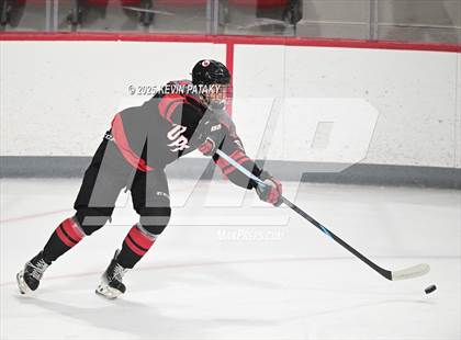 Thumbnail 1 in Pope Francis Prep vs. Boston College High (Sacred Heart Christmas Classic) photogallery.