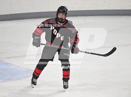 Thumbnail 2 in Pope Francis Prep vs. Boston College High (Sacred Heart Christmas Classic) photogallery.