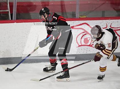Thumbnail 3 in Pope Francis Prep vs. Boston College High (Sacred Heart Christmas Classic) photogallery.