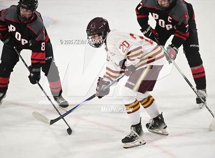 Thumbnail 3 in Pope Francis Prep vs. Boston College High (Sacred Heart Christmas Classic) photogallery.