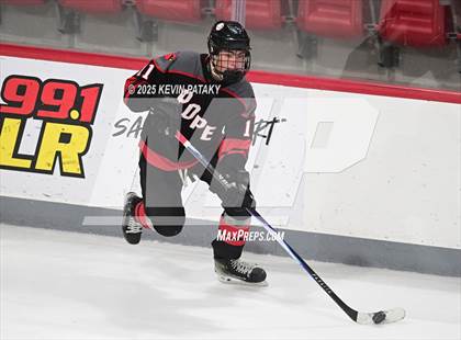 Thumbnail 2 in Pope Francis Prep vs. Boston College High (Sacred Heart Christmas Classic) photogallery.