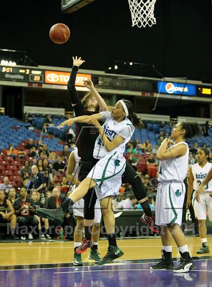 Thumbnail 1 in Sacred Heart Cathedral vs Alemany (CIF State D3 Final) photogallery.