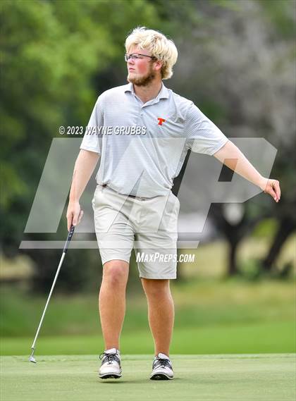 Thumbnail 3 in UIL 5A Boys Golf Finals photogallery.