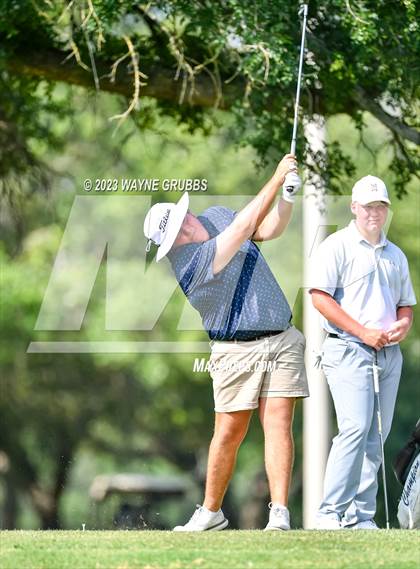 Thumbnail 2 in UIL 5A Boys Golf Finals photogallery.