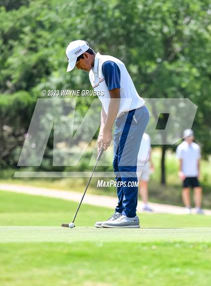Thumbnail 2 in UIL 5A Boys Golf Finals photogallery.