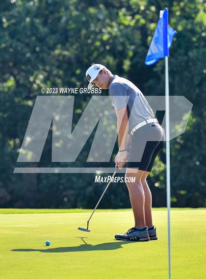 Thumbnail 2 in UIL 5A Boys Golf Finals photogallery.