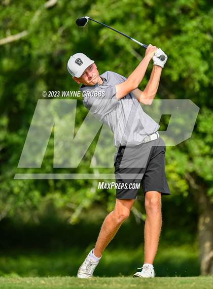 Thumbnail 3 in UIL 5A Boys Golf Finals photogallery.