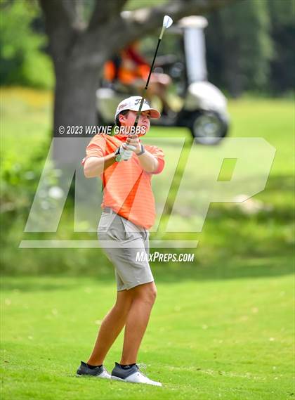 Thumbnail 2 in UIL 5A Boys Golf Finals photogallery.