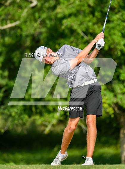 Thumbnail 2 in UIL 5A Boys Golf Finals photogallery.
