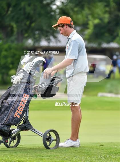 Thumbnail 1 in UIL 5A Boys Golf Finals photogallery.