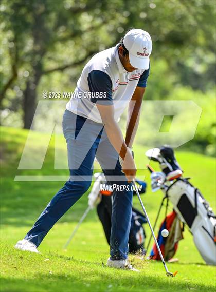 Thumbnail 3 in UIL 5A Boys Golf Finals photogallery.