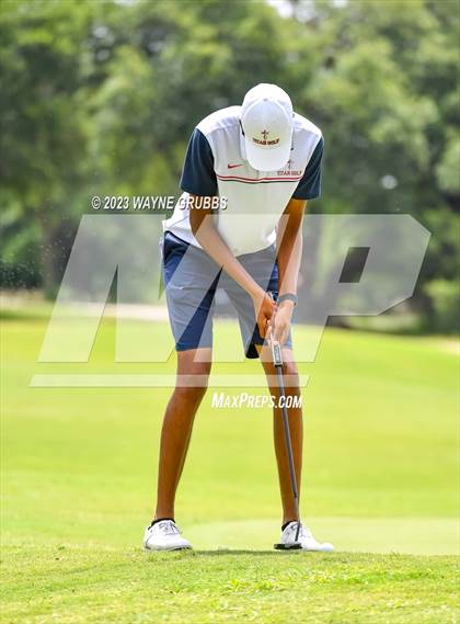 Thumbnail 3 in UIL 5A Boys Golf Finals photogallery.