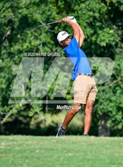 Thumbnail 2 in UIL 5A Boys Golf Finals photogallery.