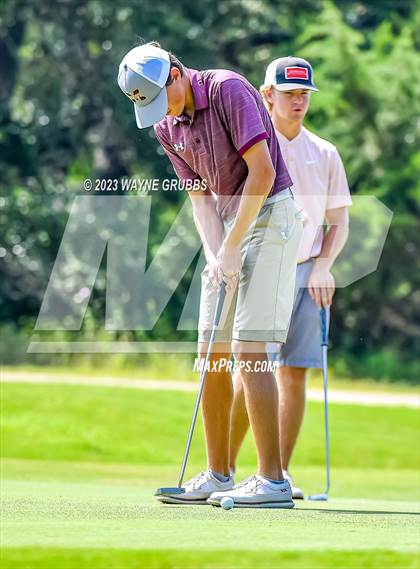 Thumbnail 3 in UIL 5A Boys Golf Finals photogallery.