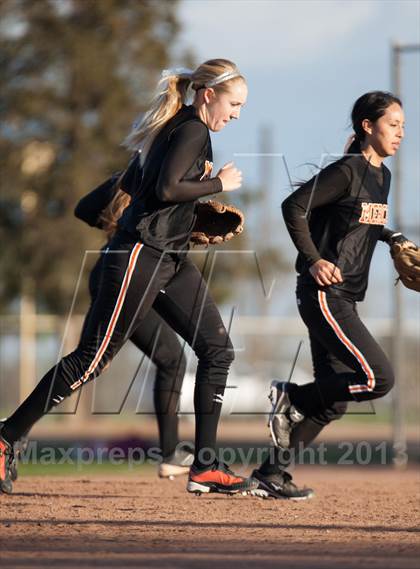 Thumbnail 3 in Merced vs. Hughson photogallery.