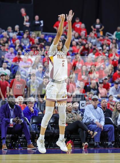 Thumbnail 2 in Fairfield vs. Winnsboro (UIL 3A Basketball State Semifinal) photogallery.
