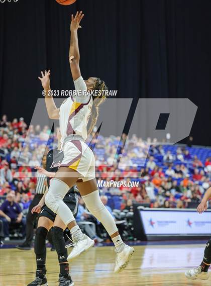 Thumbnail 3 in Fairfield vs. Winnsboro (UIL 3A Basketball State Semifinal) photogallery.