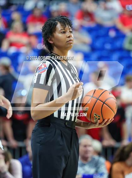 Thumbnail 1 in Fairfield vs. Winnsboro (UIL 3A Basketball State Semifinal) photogallery.