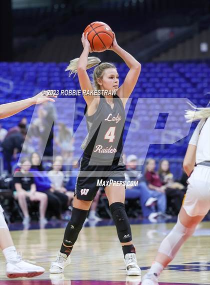 Thumbnail 3 in Fairfield vs. Winnsboro (UIL 3A Basketball State Semifinal) photogallery.