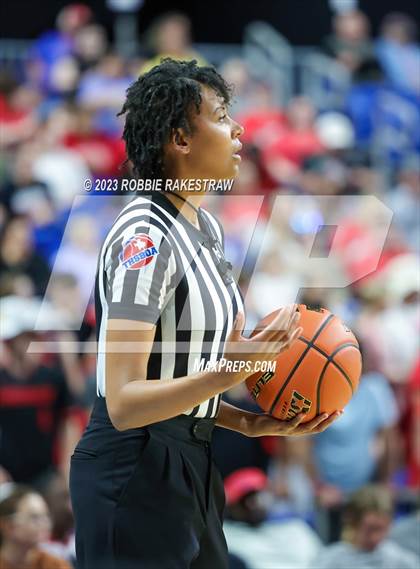 Thumbnail 3 in Fairfield vs. Winnsboro (UIL 3A Basketball State Semifinal) photogallery.