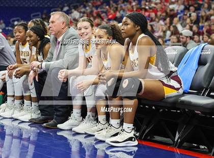 Thumbnail 2 in Fairfield vs. Winnsboro (UIL 3A Basketball State Semifinal) photogallery.