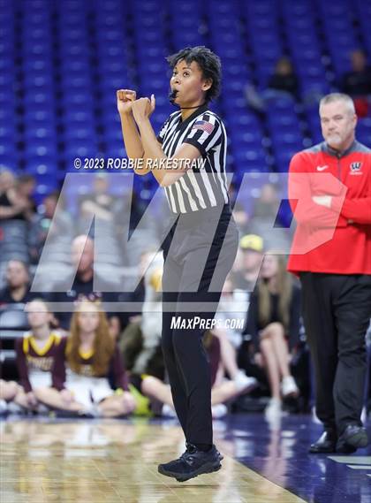 Thumbnail 3 in Fairfield vs. Winnsboro (UIL 3A Basketball State Semifinal) photogallery.