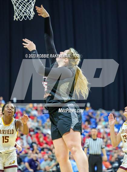 Thumbnail 3 in Fairfield vs. Winnsboro (UIL 3A Basketball State Semifinal) photogallery.
