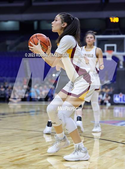 Thumbnail 3 in Fairfield vs. Winnsboro (UIL 3A Basketball State Semifinal) photogallery.