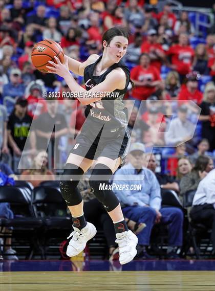 Thumbnail 1 in Fairfield vs. Winnsboro (UIL 3A Basketball State Semifinal) photogallery.