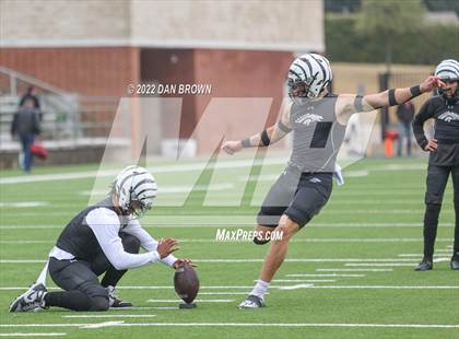 Thumbnail 2 in Grandview vs Pottsboro (UIL 3A D1 Regional Semifinal) photogallery.