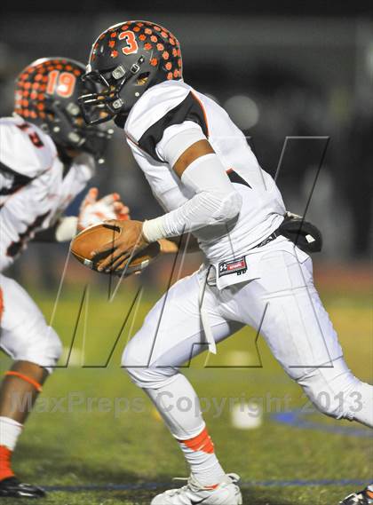 Thumbnail 3 in White Plains vs North Rockland (Section 1 Class AA Final) photogallery.
