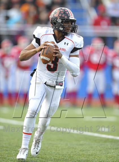 Thumbnail 2 in White Plains vs North Rockland (Section 1 Class AA Final) photogallery.