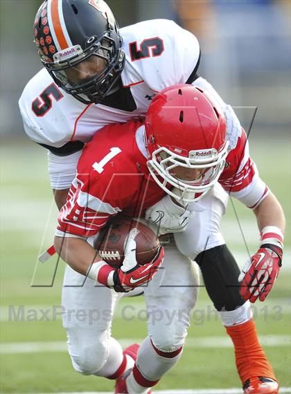 Thumbnail 2 in White Plains vs North Rockland (Section 1 Class AA Final) photogallery.