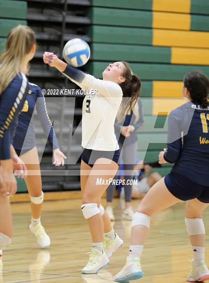 Thumbnail 2 in Clarkston @ Lake Orion photogallery.