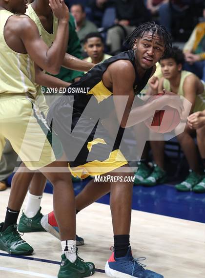 Thumbnail 1 in Moreau Catholic vs. Notre Dame (MaxPreps/DLS MLK Classic) photogallery.