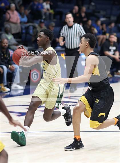 Thumbnail 2 in Moreau Catholic vs. Notre Dame (MaxPreps/DLS MLK Classic) photogallery.