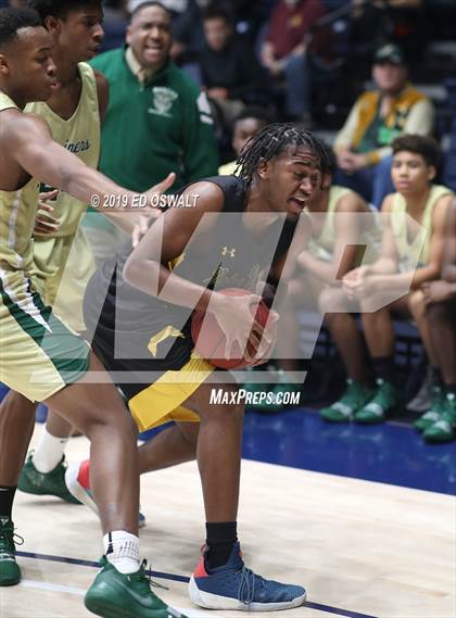Thumbnail 2 in Moreau Catholic vs. Notre Dame (MaxPreps/DLS MLK Classic) photogallery.