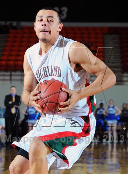 Thumbnail 1 in Highland Park vs. Winfield (KSHSAA 4A  1st Round) photogallery.