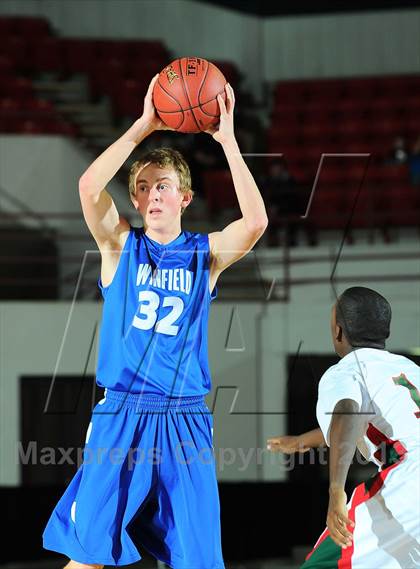 Thumbnail 2 in Highland Park vs. Winfield (KSHSAA 4A  1st Round) photogallery.