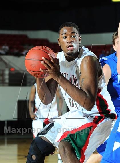 Thumbnail 1 in Highland Park vs. Winfield (KSHSAA 4A  1st Round) photogallery.