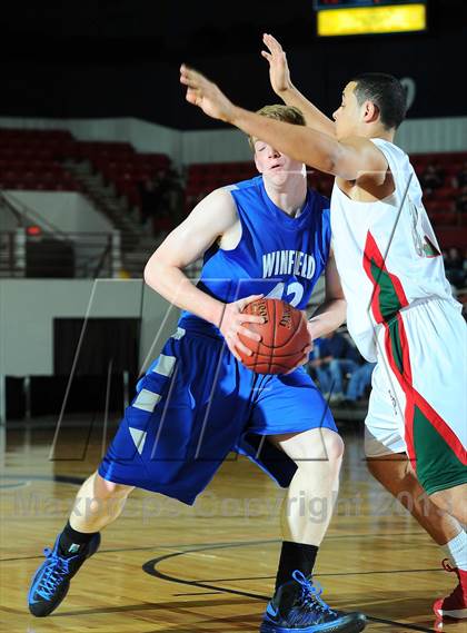 Thumbnail 3 in Highland Park vs. Winfield (KSHSAA 4A  1st Round) photogallery.