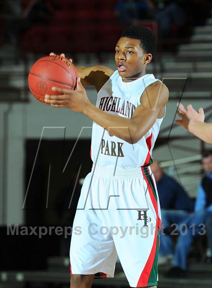 Thumbnail 1 in Highland Park vs. Winfield (KSHSAA 4A  1st Round) photogallery.