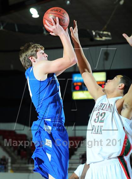 Thumbnail 2 in Highland Park vs. Winfield (KSHSAA 4A  1st Round) photogallery.