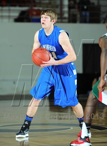 Thumbnail 1 in Highland Park vs. Winfield (KSHSAA 4A  1st Round) photogallery.