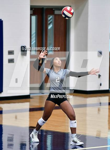 Thumbnail 1 in Steele vs. Klein photogallery.
