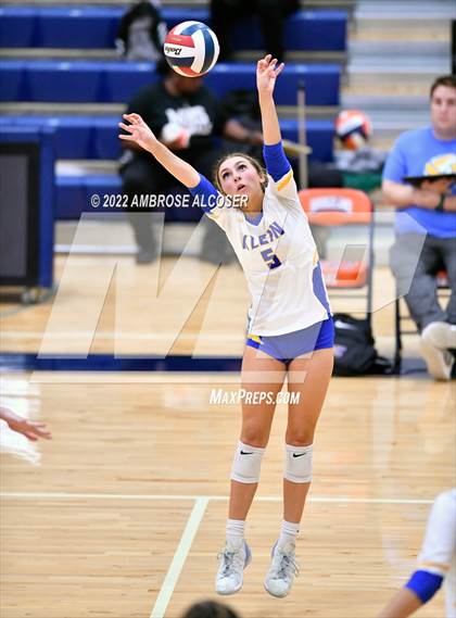 Thumbnail 1 in Steele vs. Klein photogallery.
