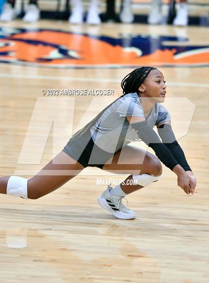 Thumbnail 1 in Steele vs. Klein photogallery.
