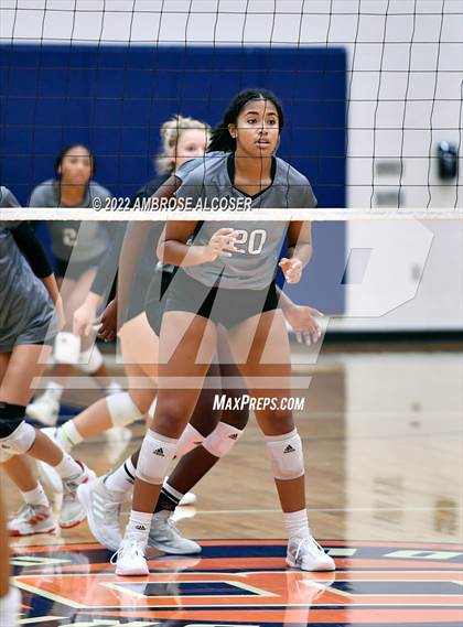 Thumbnail 1 in Steele vs. Klein photogallery.