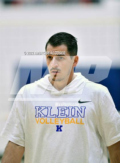 Thumbnail 1 in Steele vs. Klein photogallery.